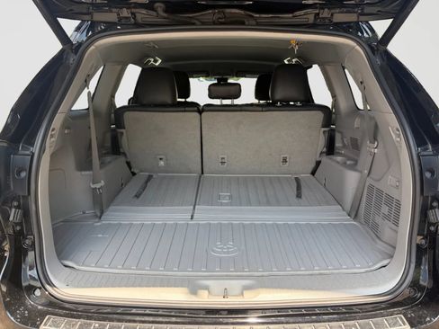 Used 2019 Toyota Highlander Plus w/ Protection Package #3 AWD/4WD image 17