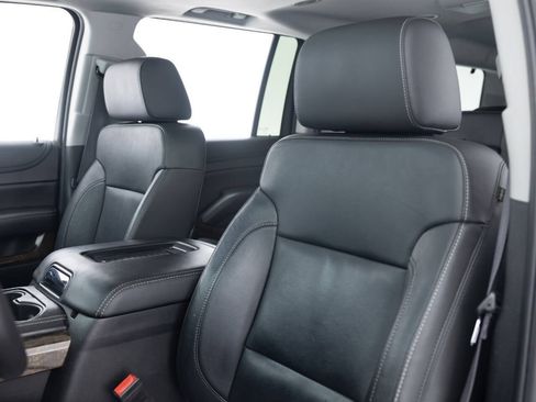 Used 2015 Chevrolet Suburban LT w/ Luxury Package image 27