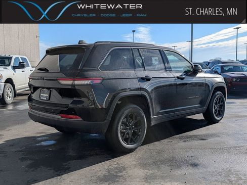 New 2026 Jeep Grand Cherokee Altitude image 2