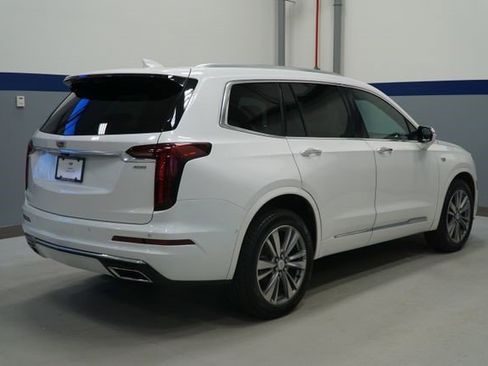 Certified 2022 Cadillac XT6 Premium Luxury w/ Technology Package image 5