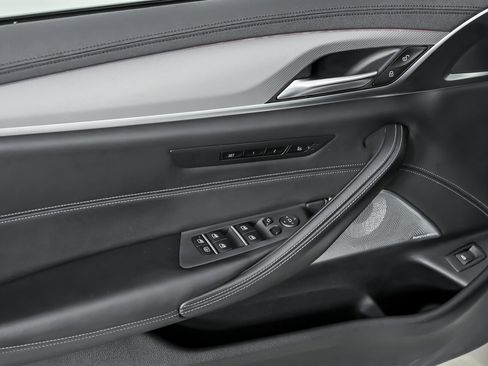 Used 2021 BMW M5 w/ Competition Package image 18