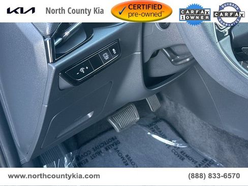 Certified 2025 Kia Niro LX image 28