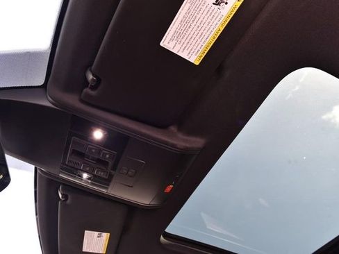 Certified 2023 Volkswagen Atlas Cross Sport SEL Premium R-Line AWD/4WD image 21