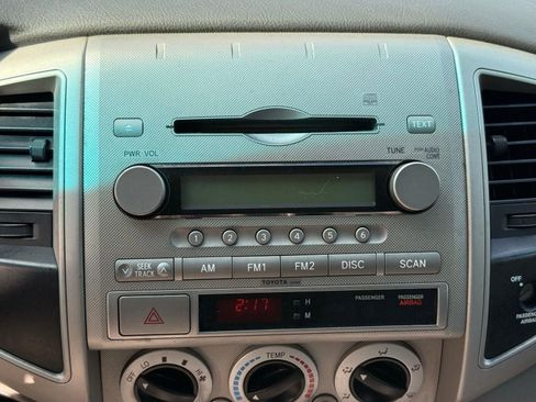 Used 2005 Toyota Tacoma PreRunner RWD image 33