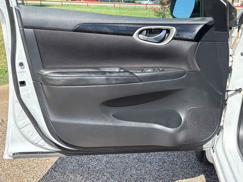 Used 2018 Nissan Sentra SV FWD image 25