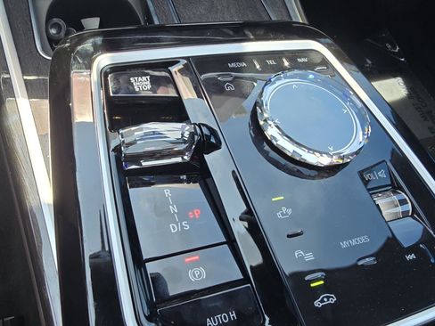 New 2026 BMW 740i RWD image 21