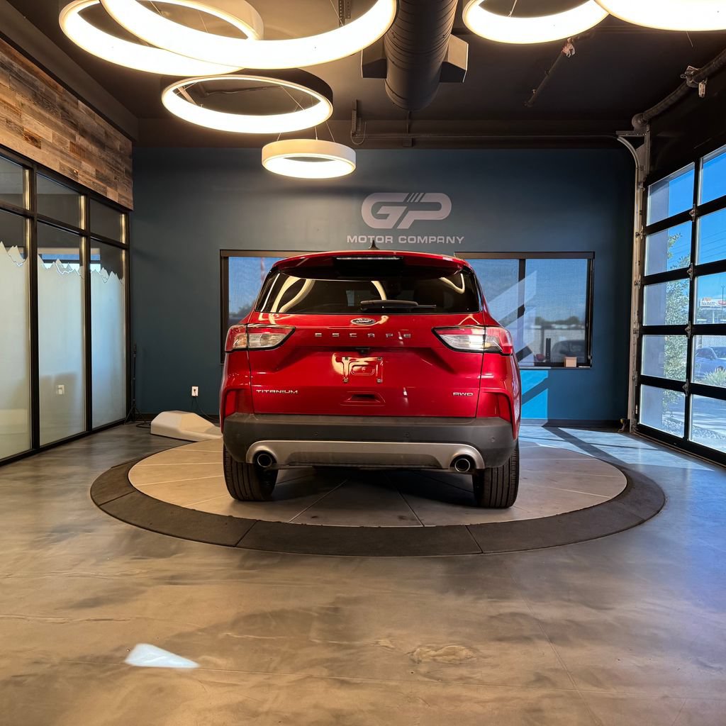 Used 2022 Ford Escape Titanium w/ Titanium Elite Package AWD/4WD image 4