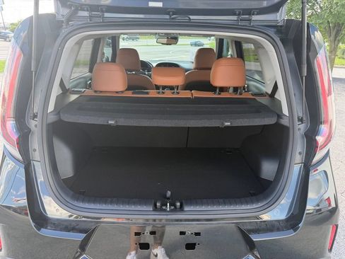 Used 2024 Kia Soul EX w/ Option Group 015 FWD image 8