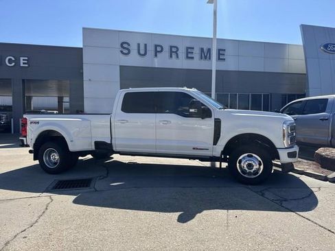 Used 2025 Ford F350 Platinum image 1