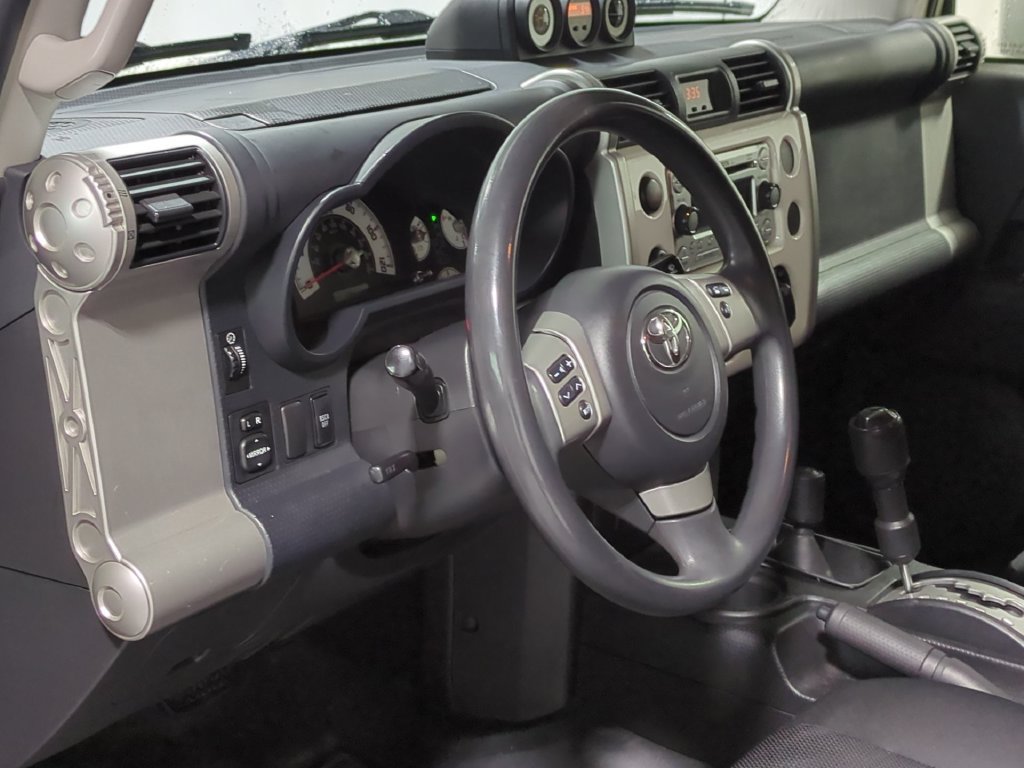 Used 2013 Toyota FJ Cruiser 4WD image 11