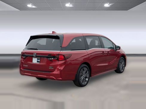 New 2026 Honda Odyssey Touring image 9