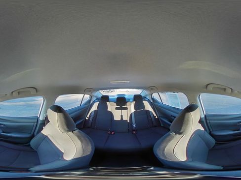 Used 2025 Nissan Sentra S image 40