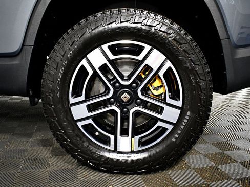 Used 2022 Rivian R1T Launch Edition image 48