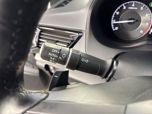 Used 2024 Acura RDX SH-AWD image 17