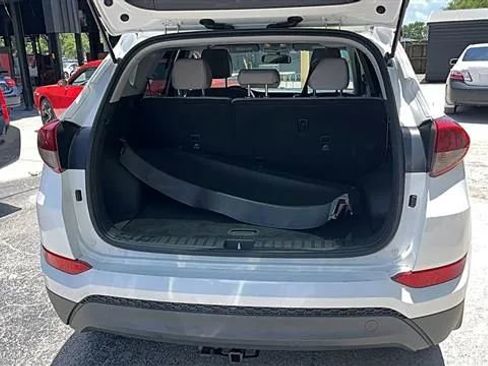 Used 2018 Hyundai Tucson SE FWD image 12