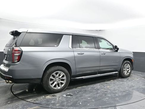 Used 2023 Chevrolet Suburban Premier image 11