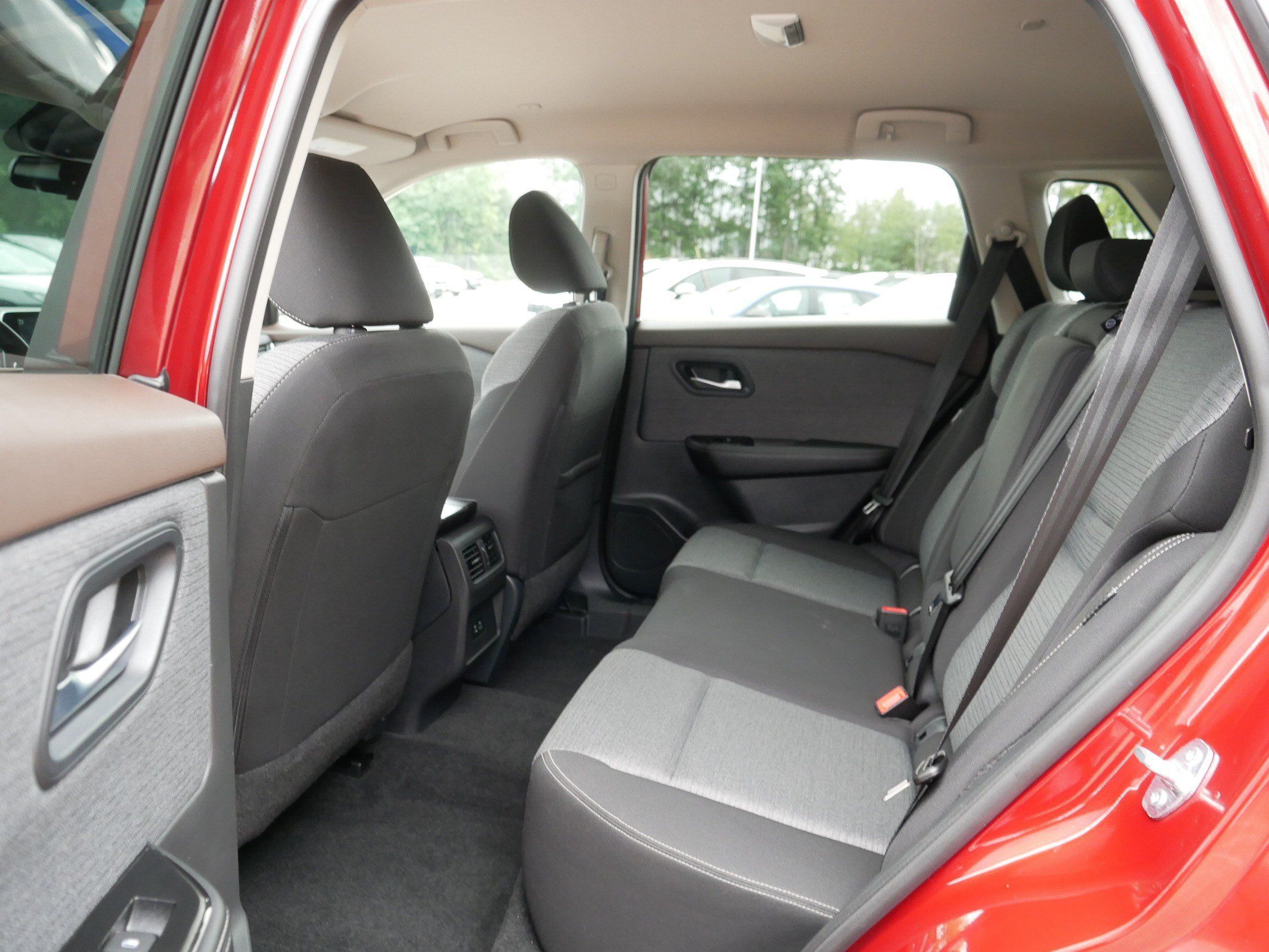 Certified 2023 Nissan Rogue SV AWD/4WD image 34