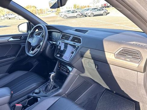 Used 2022 Volkswagen Tiguan SE R-Line AWD/4WD image 27