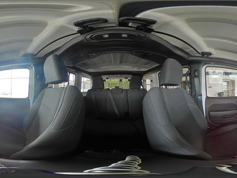 Used 2025 Jeep Wrangler Unlimited Sahara AWD/4WD image 42