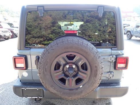 Used 2024 Jeep Wrangler Unlimited Sport AWD/4WD image 4