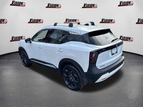 New 2026 Nissan Kicks SR w/ Cold Weather Package AWD/4WD image 7
