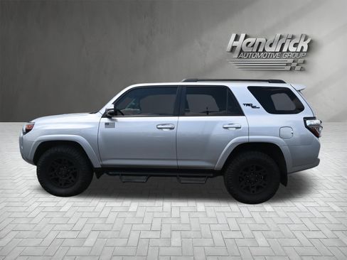 Used 2020 Toyota 4Runner TRD Off-Road Premium w/ Moonroof Package AWD/4WD image 7