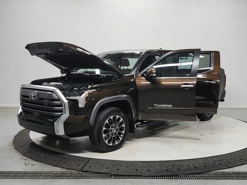 Used 2024 Toyota Tundra Limited w/ Power Package AWD/4WD image 11
