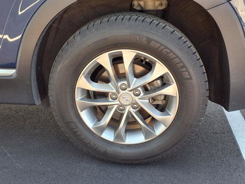 Used 2019 Hyundai Santa Fe SE FWD image 18