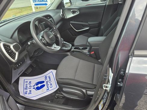 Used 2024 Kia Soul LX w/ Option Group 015 image 7