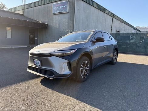 Used 2024 Toyota bZ4X AWD w/ Weather Package image 7