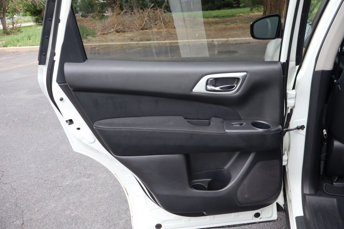 Used 2016 Nissan Pathfinder SV AWD/4WD image 26