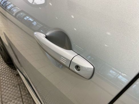 Used 2024 Nissan Pathfinder Platinum w/ Cargo Package image 8