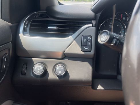 Used 2015 Chevrolet Suburban LT AWD/4WD image 19
