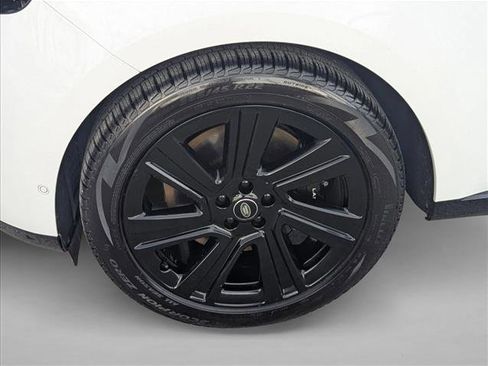 Used 2023 Land Rover Range Rover SE image 25