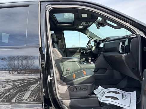 Used 2025 GMC Sierra 1500 AT4 w/ AT4 Premium Package image 10