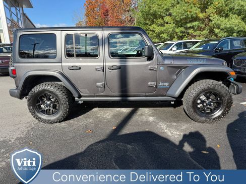 Used 2024 Jeep Wrangler Unlimited image 9