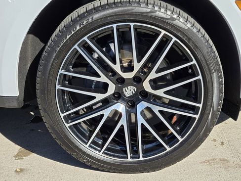 Used 2022 Porsche Macan image 14
