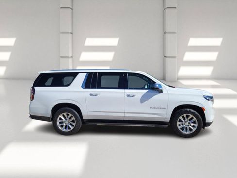 Used 2021 Chevrolet Suburban Premier w/ Premium Package image 5