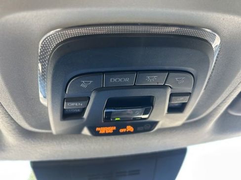 Used 2023 Toyota Corolla Cross XLE w/ Convenience Package FWD image 22