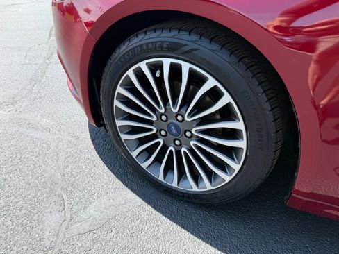 Used 2018 Ford Fusion SE w/ Fusion SE Technology Package FWD image 40