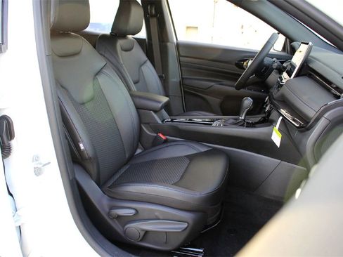 New 2026 Jeep Compass Latitude image 14