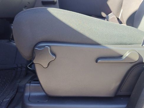 Used 2013 Chevrolet Silverado 1500 W/T image 11