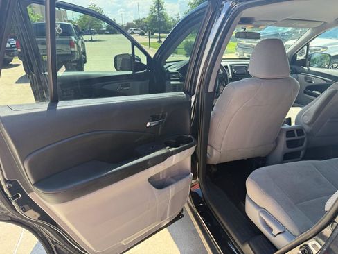 Used 2016 Honda Pilot LX image 12