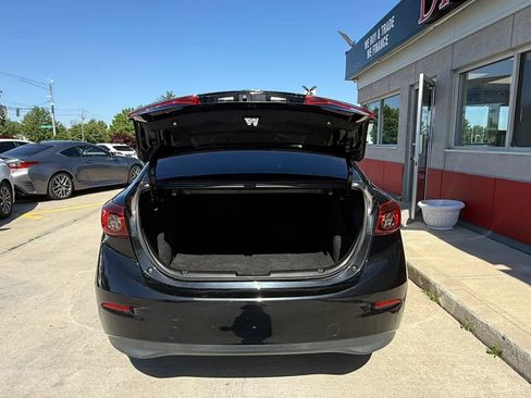 Used 2016 MAZDA MAZDA3 i Sport w/ Preferred Equipment Package FWD image 19