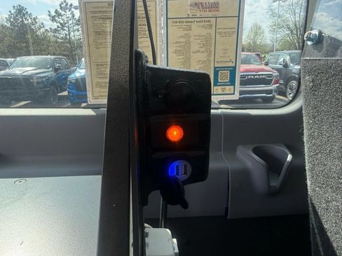 Used 2019 Ford Transit 150 XLT RWD image 45