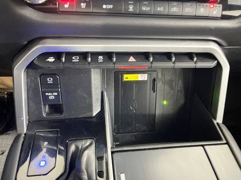 Used 2024 Toyota Tundra Platinum image 70