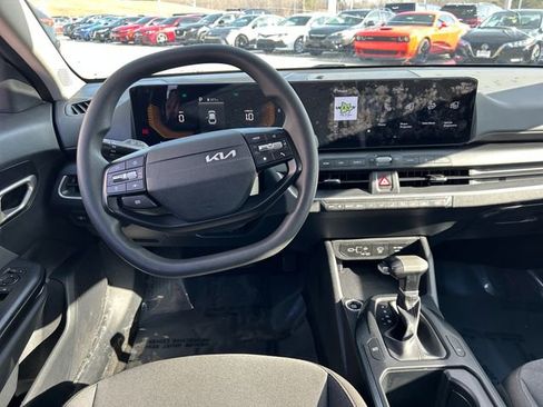 Used 2025 Kia K4 LXS image 10