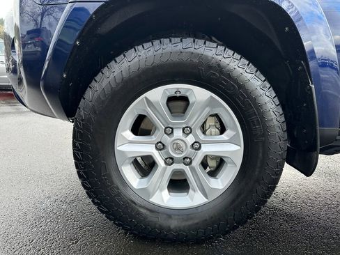 Used 2018 Toyota 4Runner SR5 Premium image 12