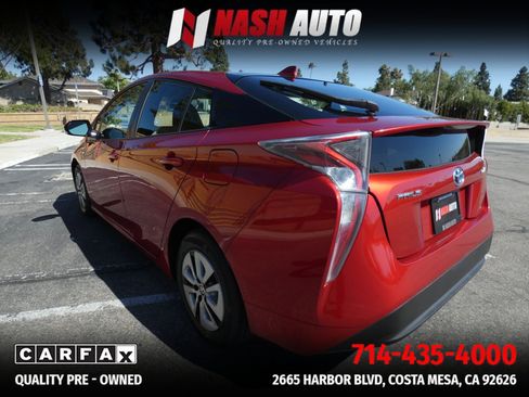 Used 2017 Toyota Prius Three w/ Carpet Mat Package FWD image 12