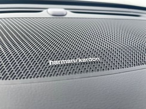 Used 2025 Volvo V60 B5 Cross Country Ultra w/ Protection Package Premier image 18